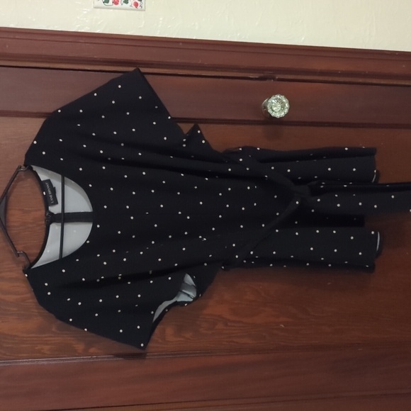 Lane Bryant Black & Cream Polka Dot Short Sleeve Belted Peplum Blouse Size 26 - Picture 1 of 7